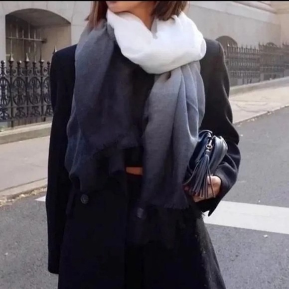 Cushnie Ombre Multi Wear Scarf NEW - Picture 3 of 6